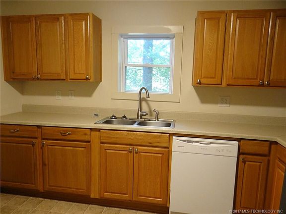 5th image of 404 E Morris Ave