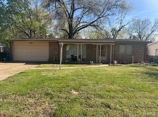 2050 Siesta Ln, Saint Louis, MO 63138