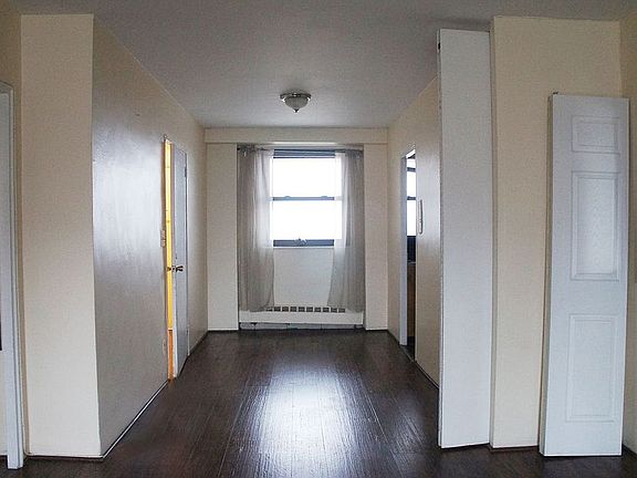 5th image of 6125 98th St APT 11M