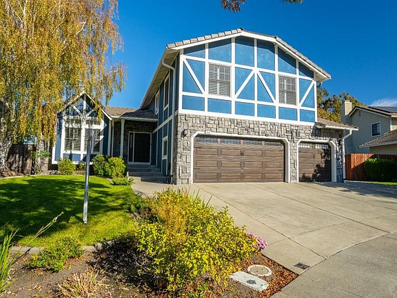 2nd image of 466 Oakwood Circle