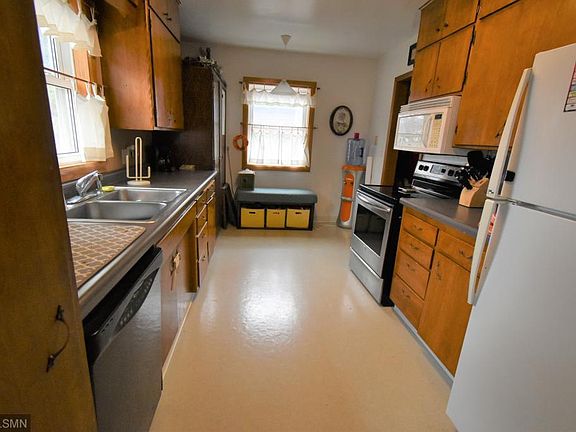 4th image of 623 Washington Ave
