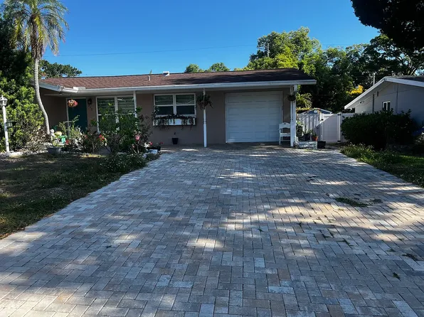 310 15th Ave SW, Largo, FL 33770