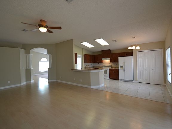4th image of 367 Tavernier Cir