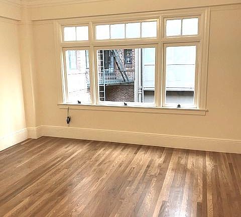 3rd image of 926 Powell St APT 23