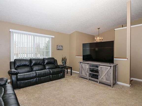 2nd image of 700 Brookwood Dr