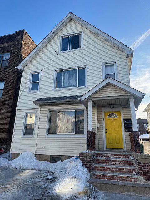 1st image of 28 Irving Ave Floor 2
