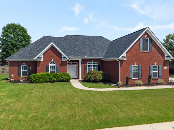 104 Carlton Woods Dr, Madison, AL 35756