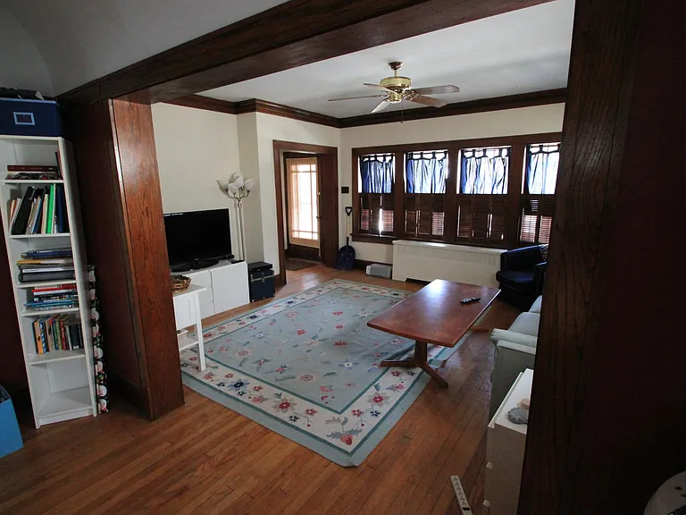 1945 N Cambridge Ave — Photo 2