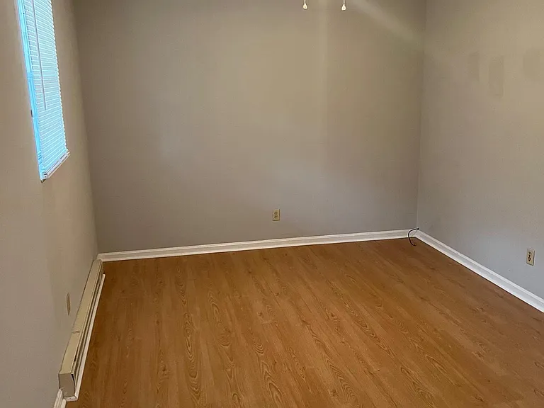 5052 Delta St #11 — Photo 2