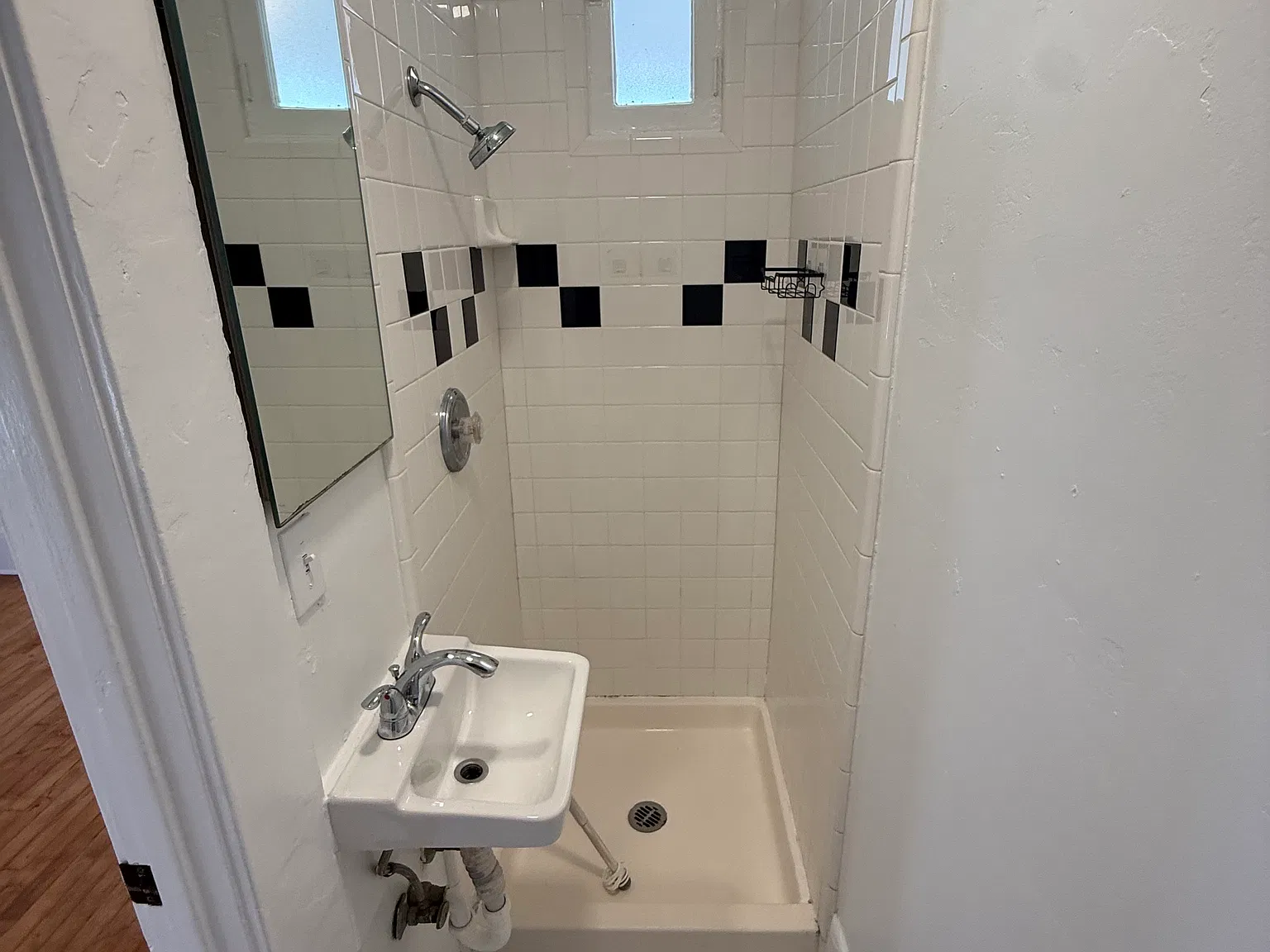 Studio, 300 sqft, $1,575 — Photo 4