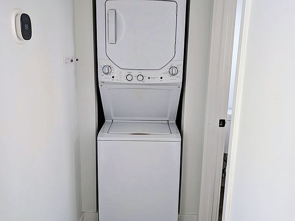 5th image of 908 E Claremont St #4
