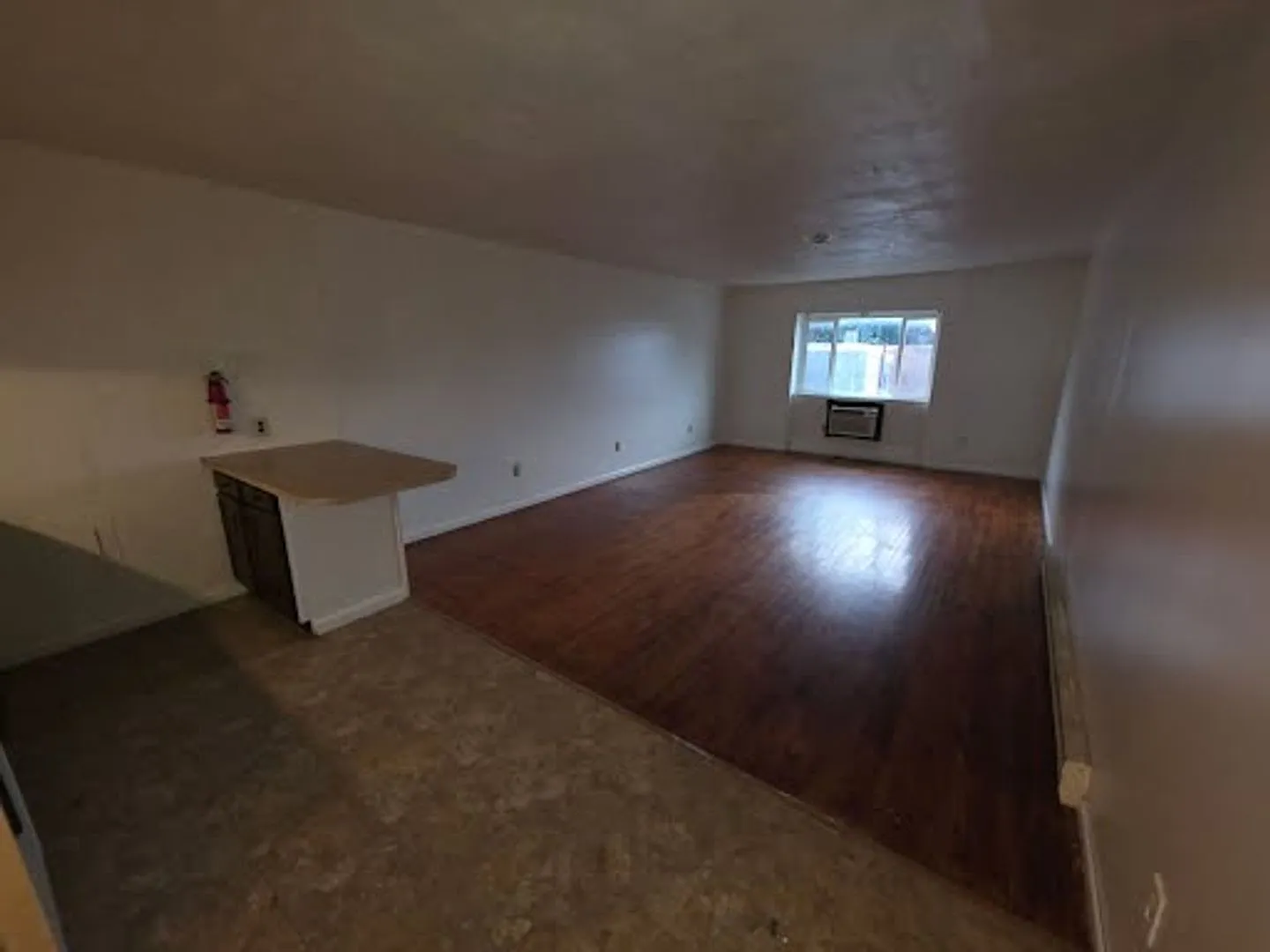 1217 Moss St — Photo 4