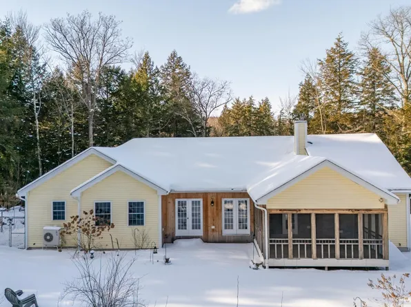 66 Howlett Road, Bradford, NH 03221