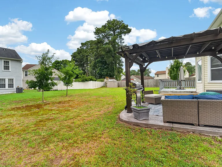898 Gunston Ct — Photo 35