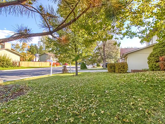 4th image of 2901 Brookwood Dr