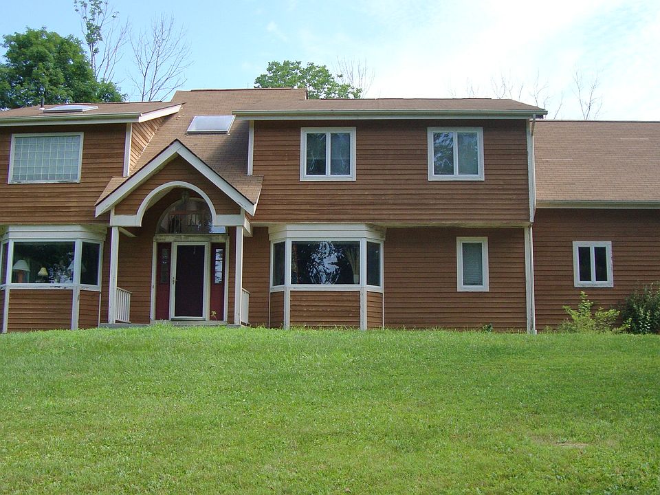 2nd image of 18 Coventry Ln