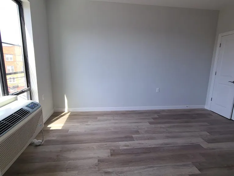 65 Auburn St — Photo 12