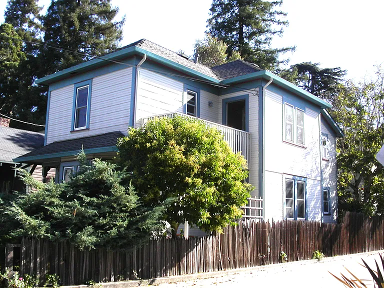 5 English St #A — Photo 1
