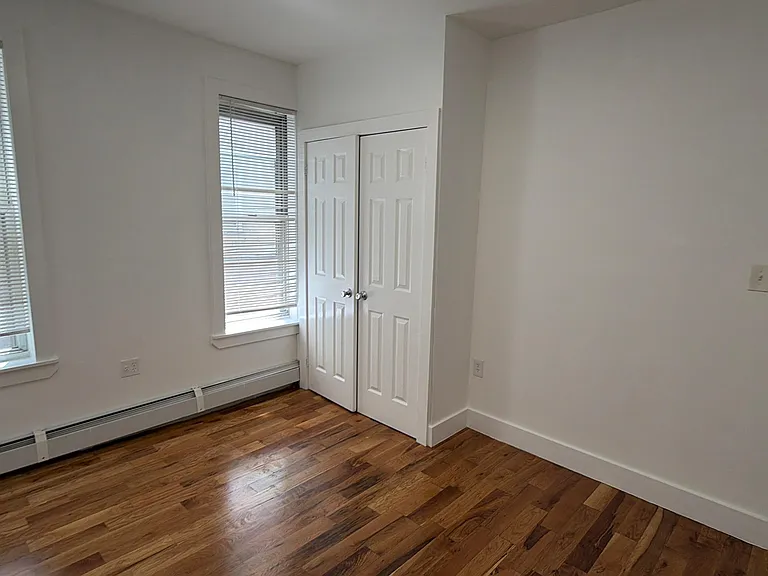 1136 Fteley Ave #1F — Photo 4