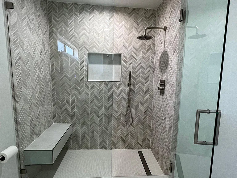 Master Bathroom Pict 4