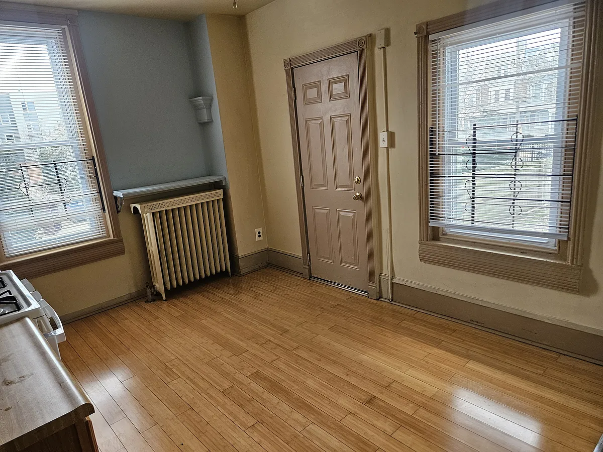 Building Photo - 5236 Parkside Ave #1