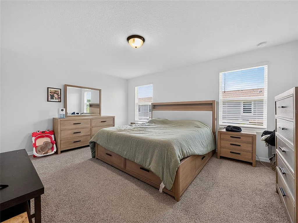3 bed, 2.5 bath, 1560 sqft, $2,200 — Photo 2