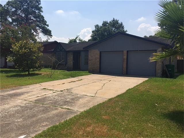 1st image of 12118 Wood Bayou Dr