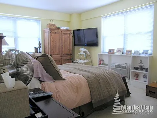 Rented by Manhattan Connection | media 21