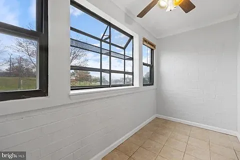 3 bed, 2.5 bath, 1402 sqft, $3,400 — Photo 3
