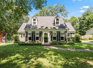7729 Winterset Dr, Charlotte, NC 28270