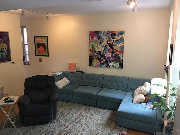 3rd image of 1731 N Hermitage Ave #3