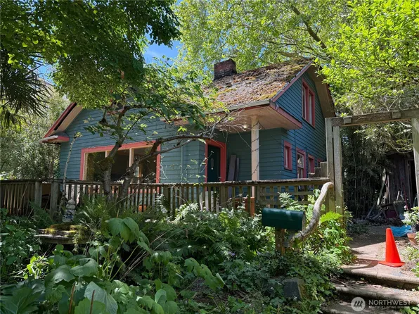 6243 39th Avenue NE, Seattle, WA 98115