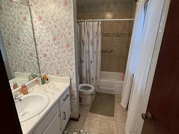 3rd image of 8081 NW 23rd St