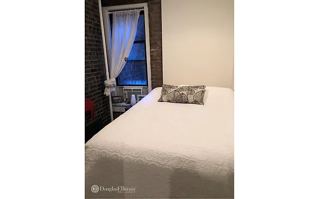 Rented by Douglas Elliman | media 16