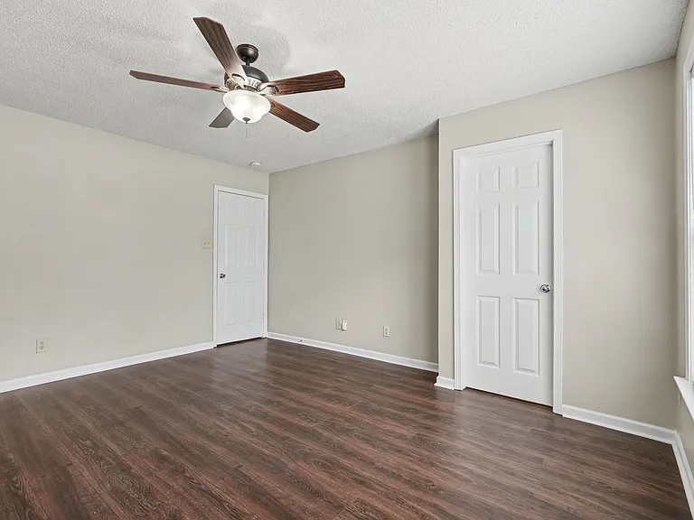 836 Chastain Ave — Photo 14