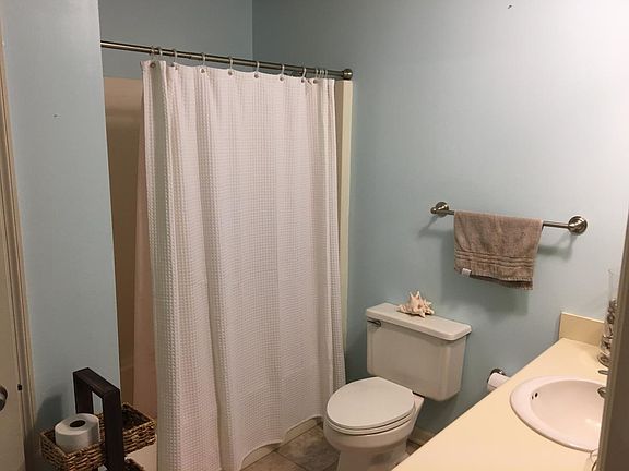 2nd image of 102 Bent Oaks Dr