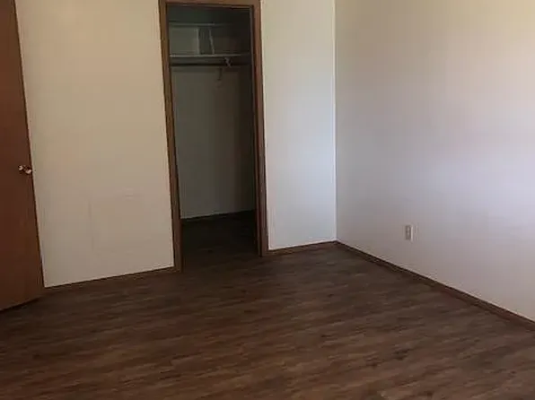 1305 Sunset St #10, Iowa City, IA 52246