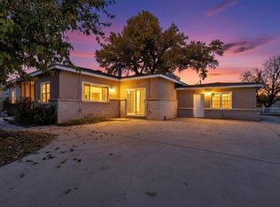 2715 Floral Rd NW, Albuquerque, NM 87104
