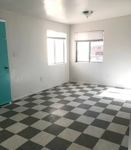6445 W Maryland Ave — Photo 15
