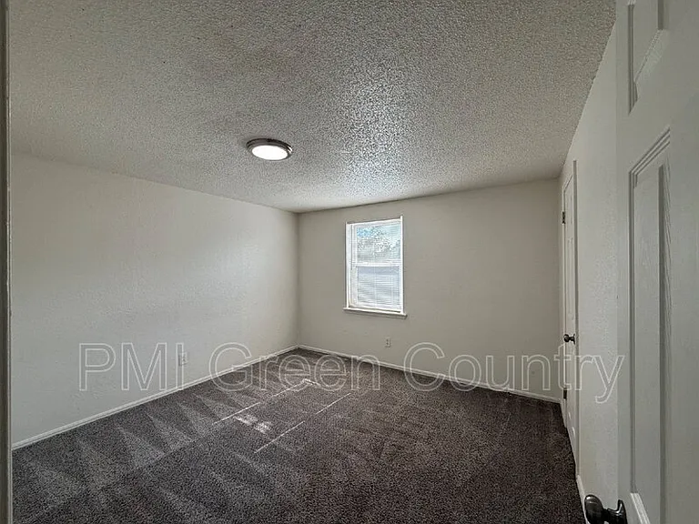 318 E Redwood St #72-4 — Photo 6