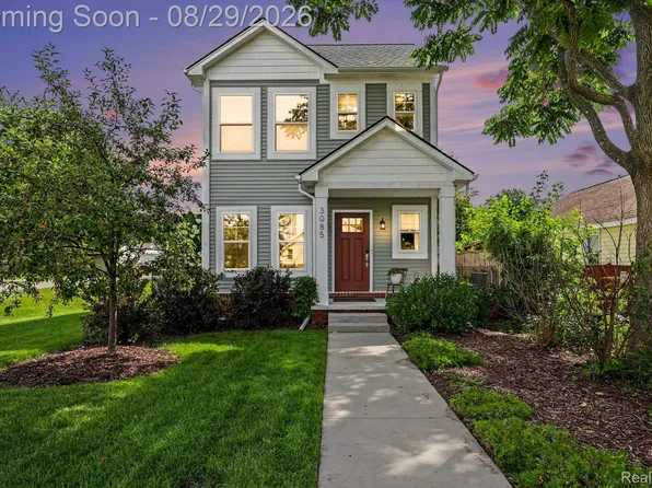 3085 Harrison Ave, Rochester Hills, MI 48307