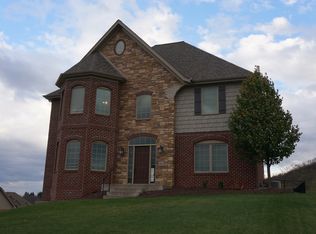 3004 Chestnut Ridge Dr, Clairton, PA 15025