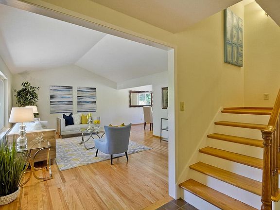 4th image of 10792 Wilkinson Ave
