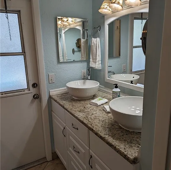 2535 SW 28th Pl — Photo 12