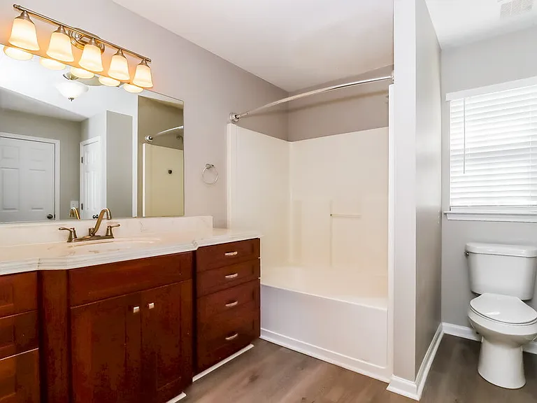 135 Winborne Dr — Photo 10