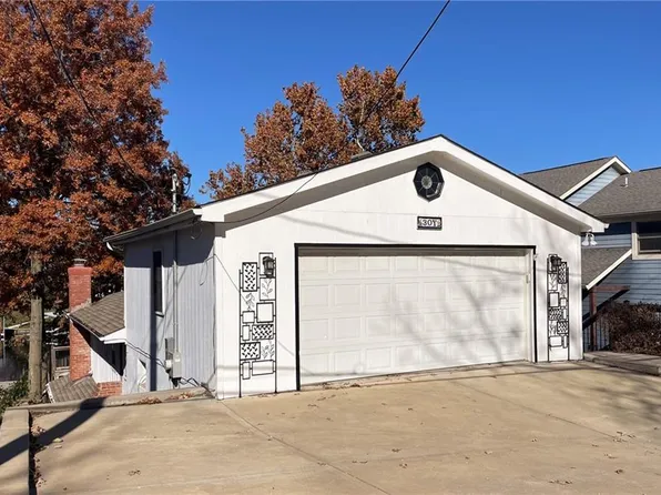30 Y St, Lake Lotawana, MO 64086