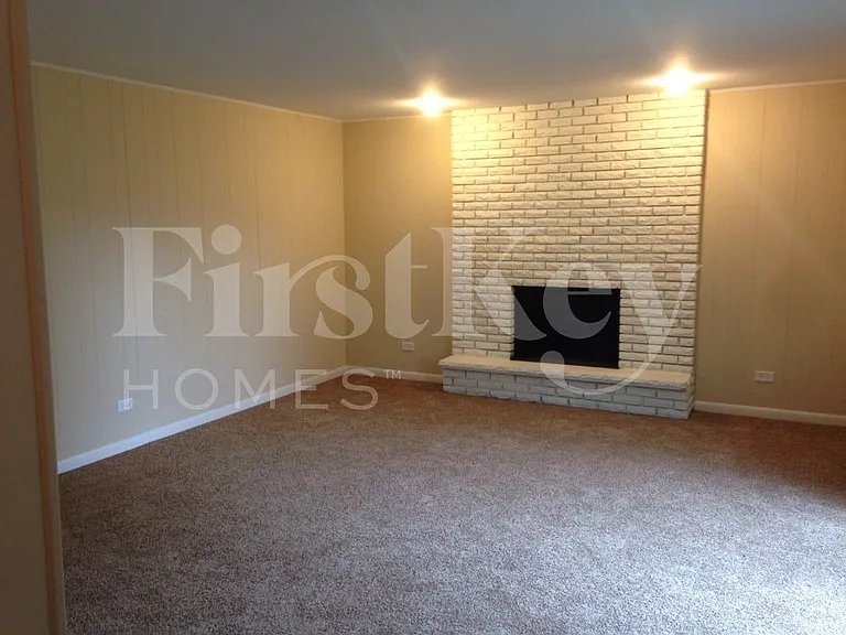 817 Rose Ln — Photo 13