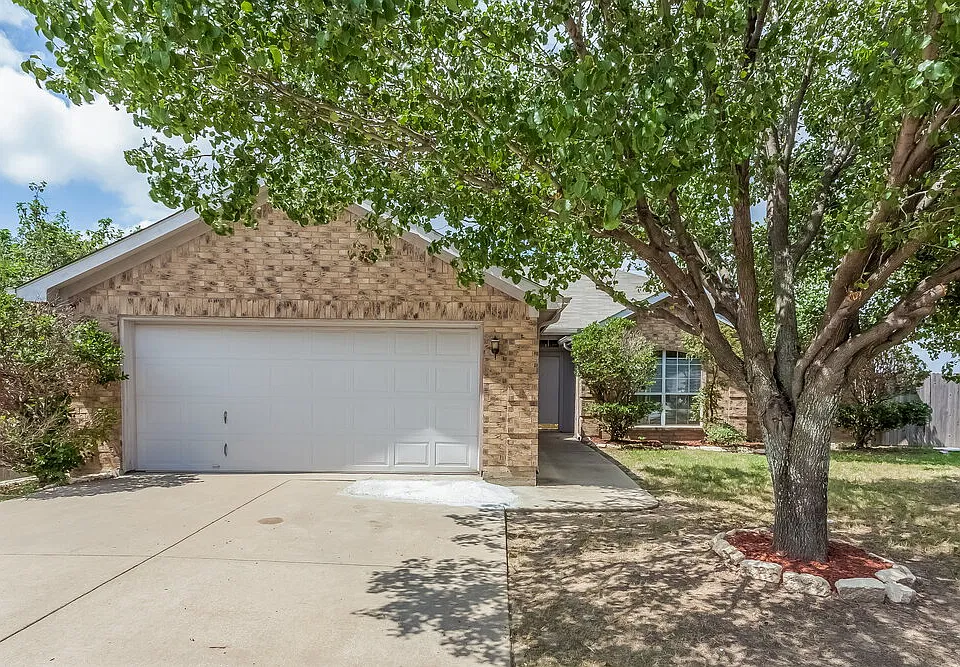 1115 Edenbrook Dr