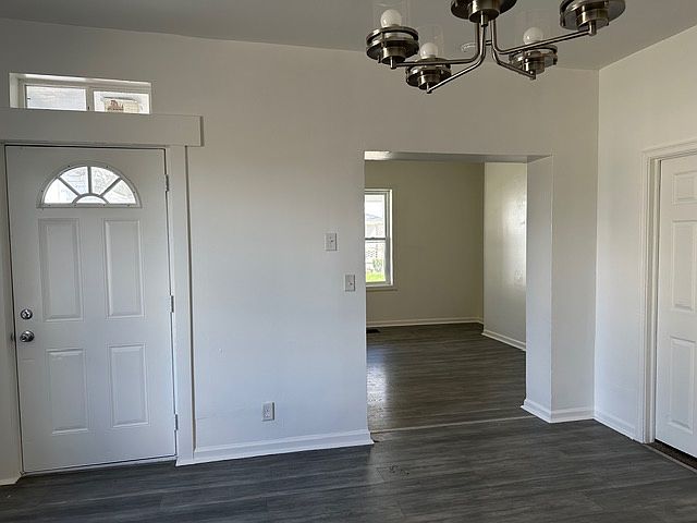 1st image of 41 S Oakley Ave