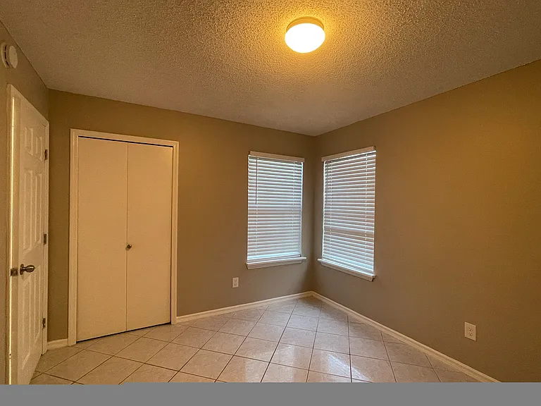 3062 Cobblewood Ln W — Photo 17